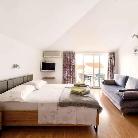 In 44145 Apartment Crikvenica