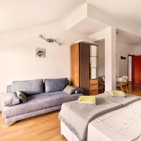Apartment In 44145 Crikvenica